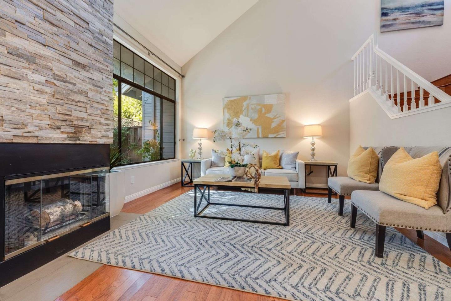 Detail Gallery Image 3 of 29 For 418 Mountain Laurel Ct, Mountain View,  CA 94043 - 2 Beds | 2/1 Baths