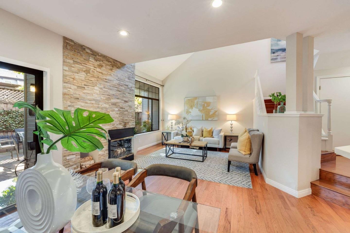Detail Gallery Image 7 of 29 For 418 Mountain Laurel Ct, Mountain View,  CA 94043 - 2 Beds | 2/1 Baths