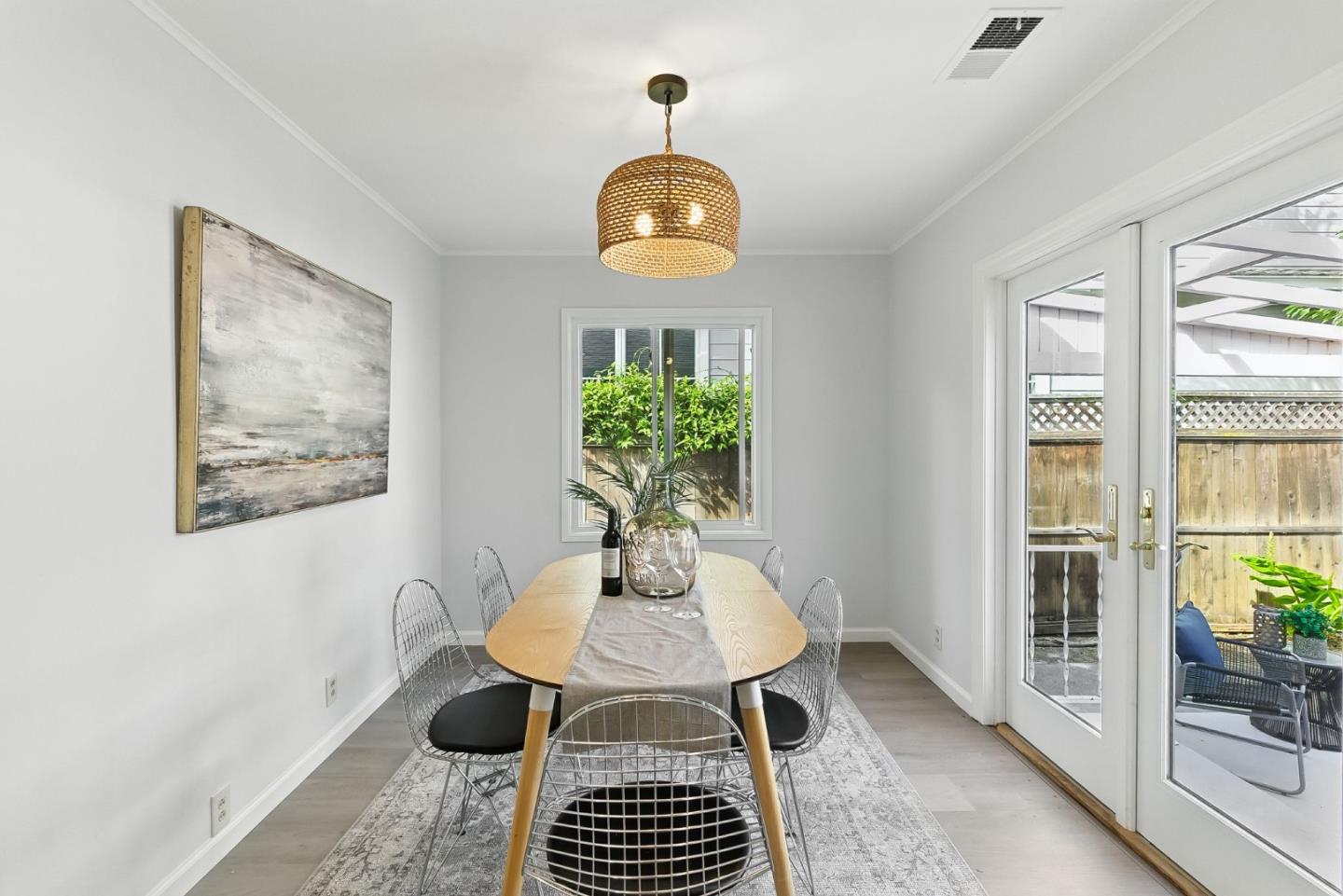 Detail Gallery Image 12 of 35 For 1300 Howard Ave, San Carlos,  CA 94070 - 2 Beds | 1 Baths