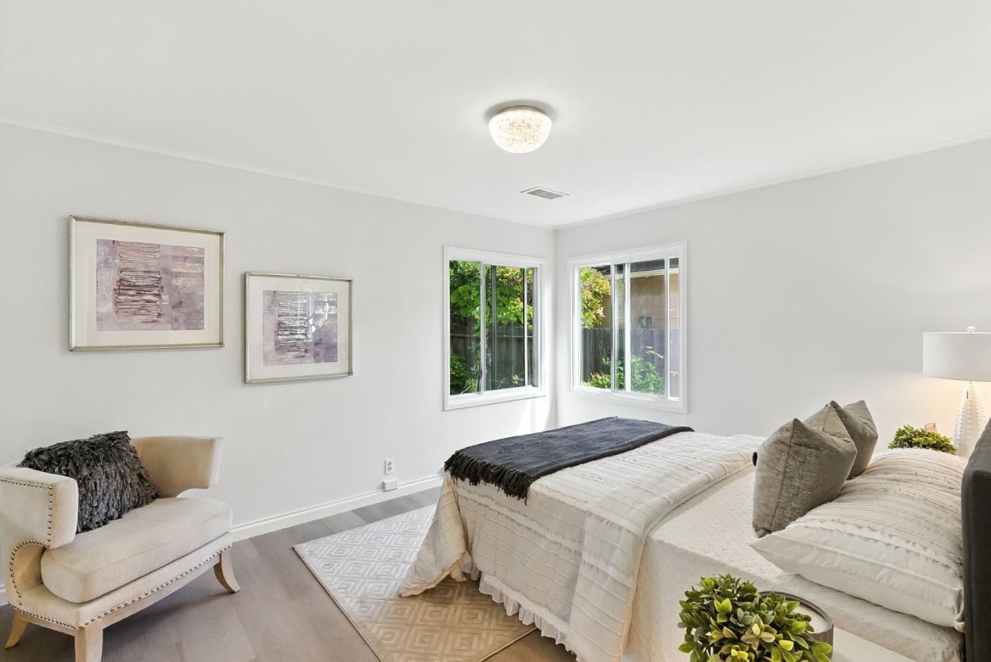 Detail Gallery Image 15 of 35 For 1300 Howard Ave, San Carlos,  CA 94070 - 2 Beds | 1 Baths