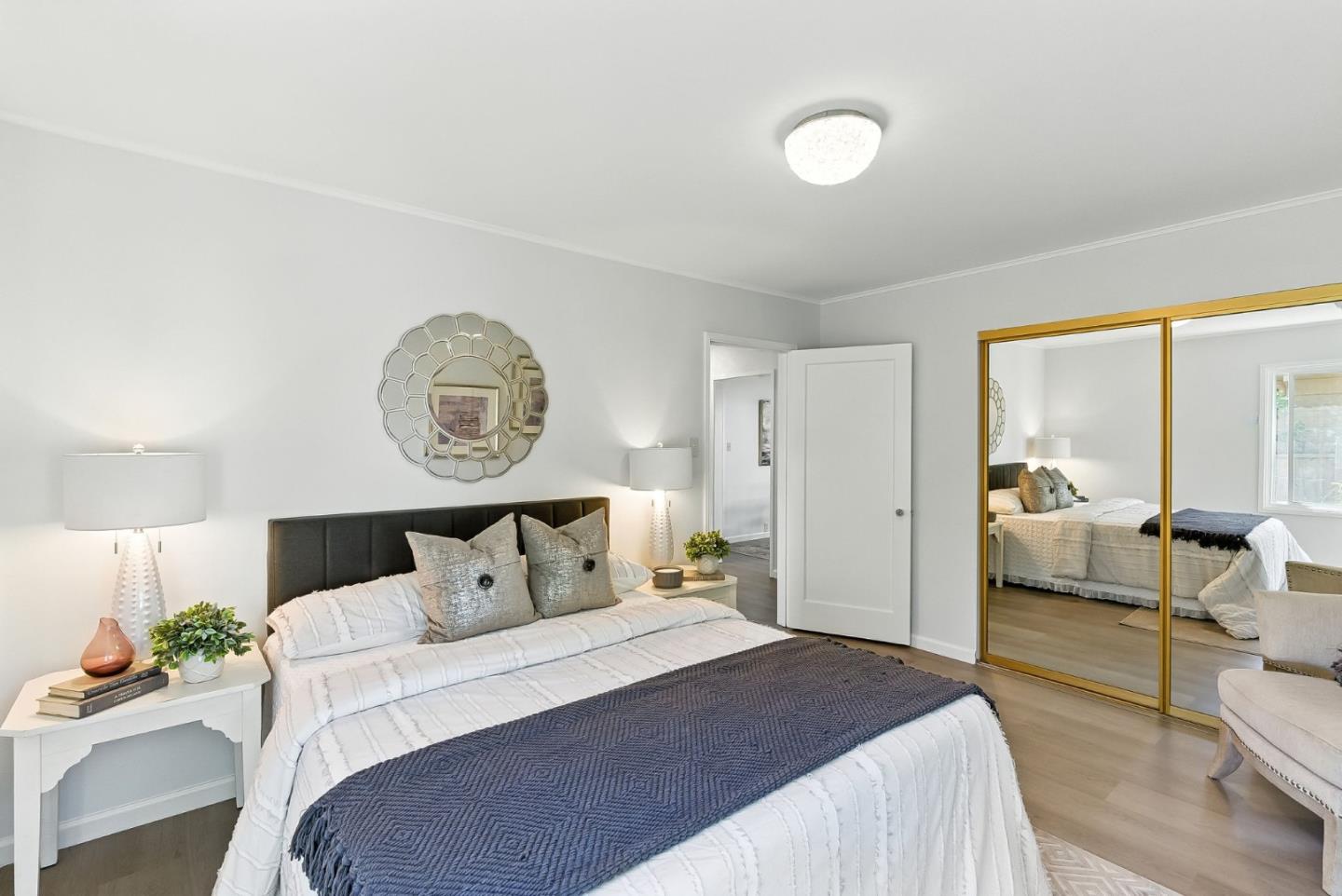 Detail Gallery Image 16 of 35 For 1300 Howard Ave, San Carlos,  CA 94070 - 2 Beds | 1 Baths