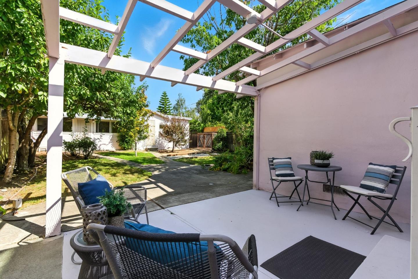 Detail Gallery Image 21 of 35 For 1300 Howard Ave, San Carlos,  CA 94070 - 2 Beds | 1 Baths
