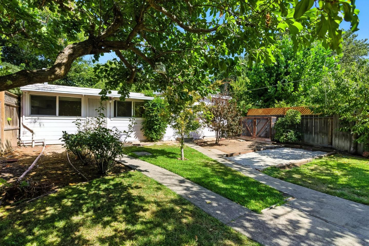 Detail Gallery Image 27 of 35 For 1300 Howard Ave, San Carlos,  CA 94070 - 2 Beds | 1 Baths