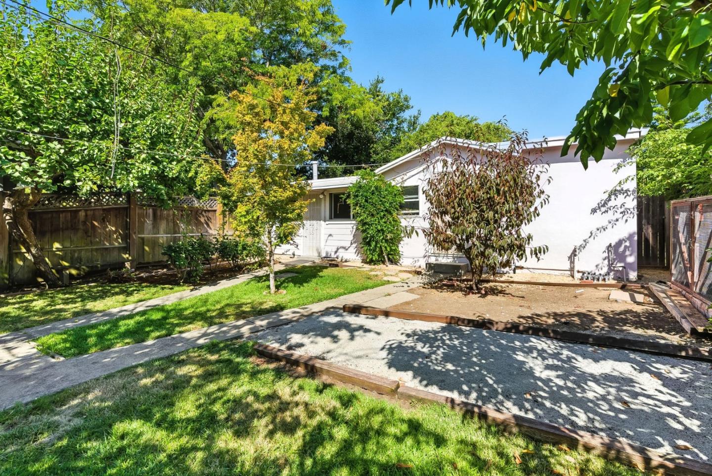 Detail Gallery Image 28 of 35 For 1300 Howard Ave, San Carlos,  CA 94070 - 2 Beds | 1 Baths