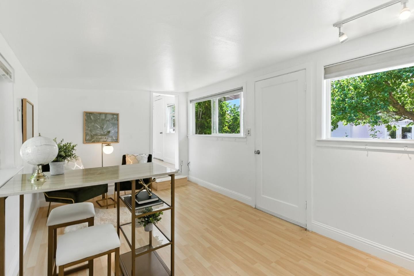 Detail Gallery Image 31 of 35 For 1300 Howard Ave, San Carlos,  CA 94070 - 2 Beds | 1 Baths