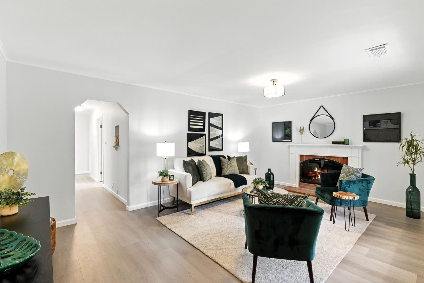 Detail Gallery Image 5 of 35 For 1300 Howard Ave, San Carlos,  CA 94070 - 2 Beds | 1 Baths