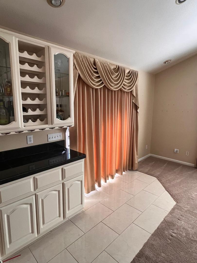 Detail Gallery Image 13 of 39 For 2488 Shilshone Cir, San Jose,  CA 95121 - 3 Beds | 2 Baths
