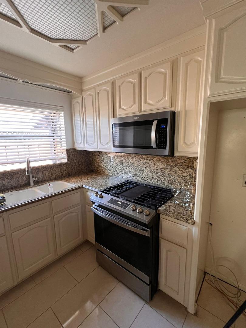 Detail Gallery Image 15 of 39 For 2488 Shilshone Cir, San Jose,  CA 95121 - 3 Beds | 2 Baths