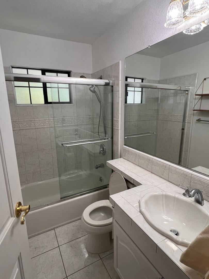 Detail Gallery Image 20 of 39 For 2488 Shilshone Cir, San Jose,  CA 95121 - 3 Beds | 2 Baths