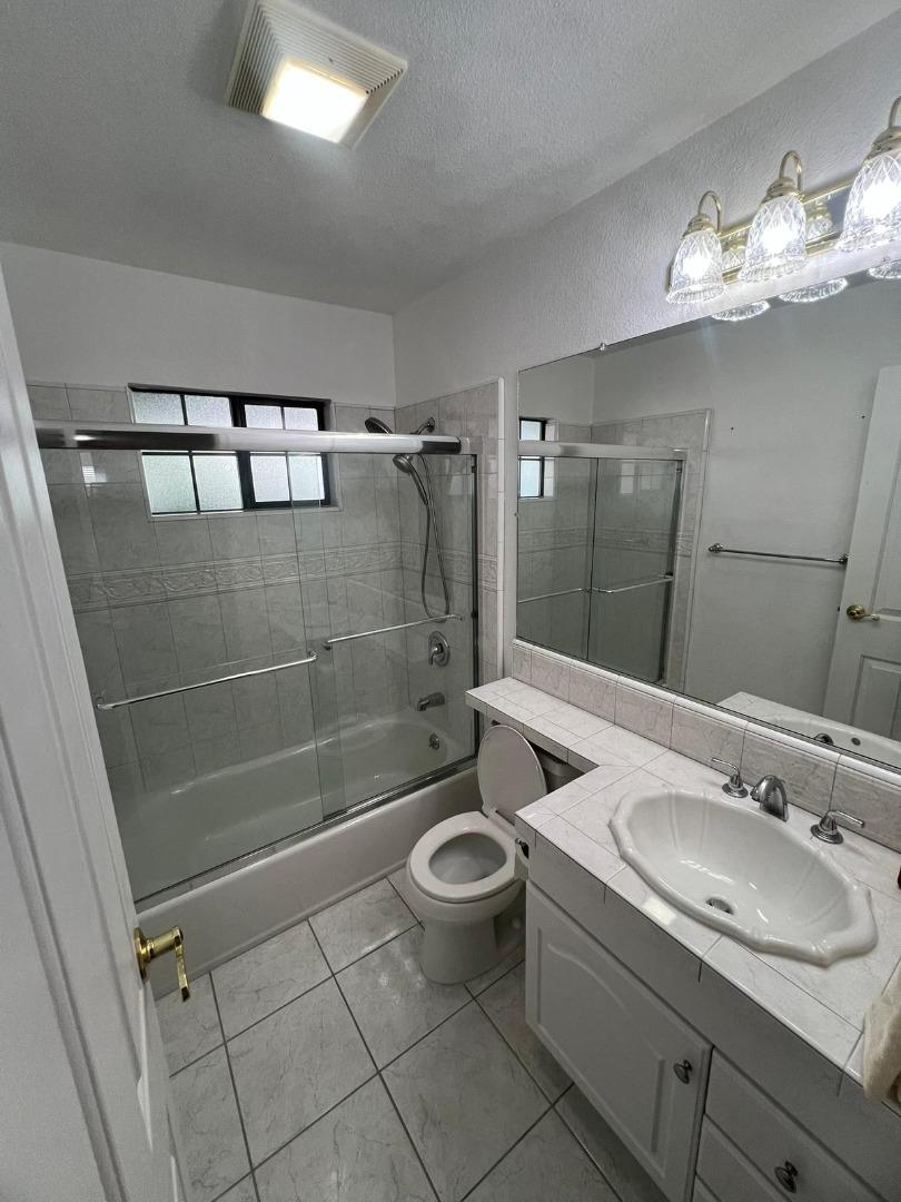 Detail Gallery Image 31 of 39 For 2488 Shilshone Cir, San Jose,  CA 95121 - 3 Beds | 2 Baths