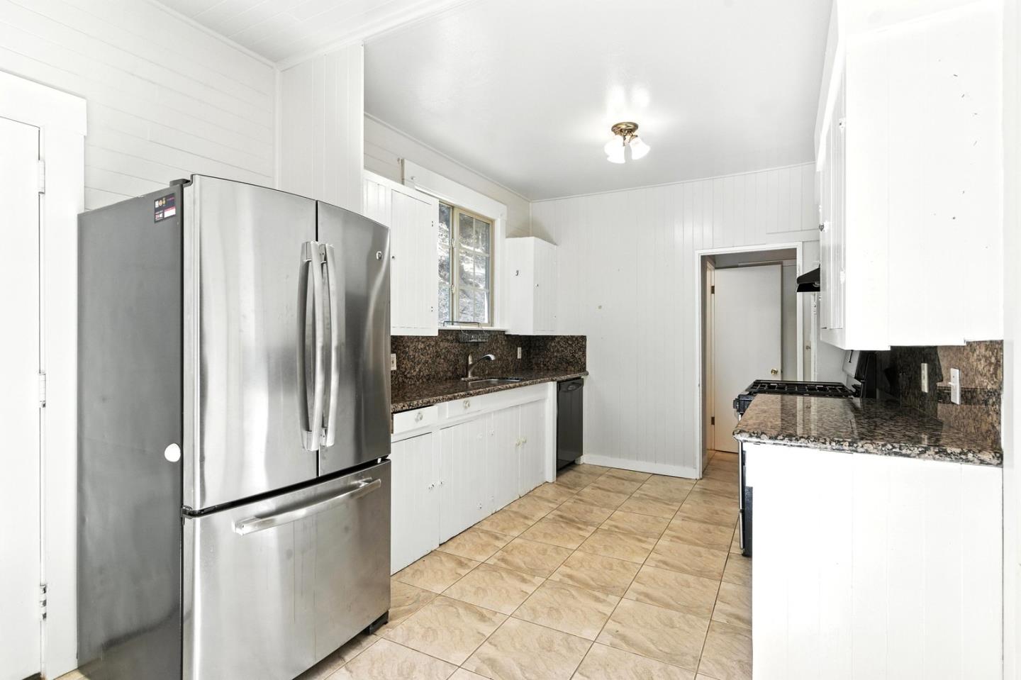 Detail Gallery Image 11 of 20 For 27586 Moody Rd, Los Altos Hills,  CA 94022 - 3 Beds | 2 Baths