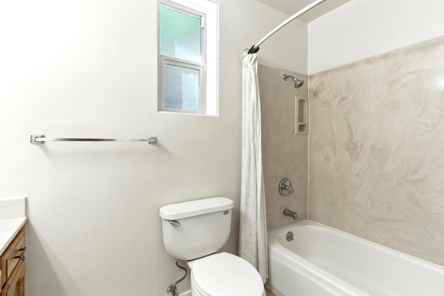 Detail Gallery Image 14 of 20 For 27586 Moody Rd, Los Altos Hills,  CA 94022 - 3 Beds | 2 Baths