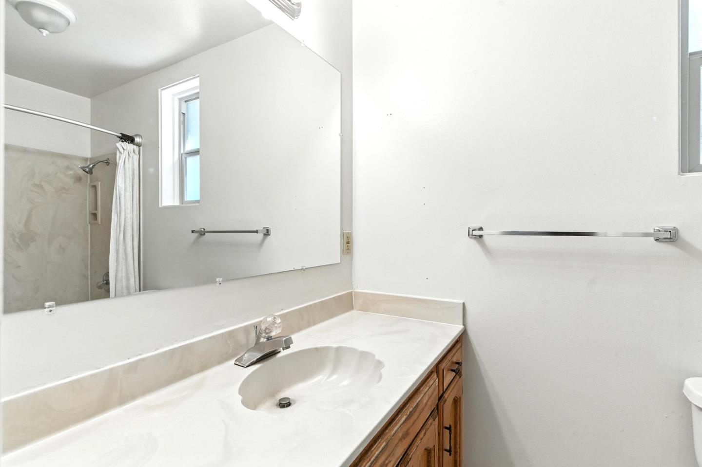 Detail Gallery Image 15 of 20 For 27586 Moody Rd, Los Altos Hills,  CA 94022 - 3 Beds | 2 Baths