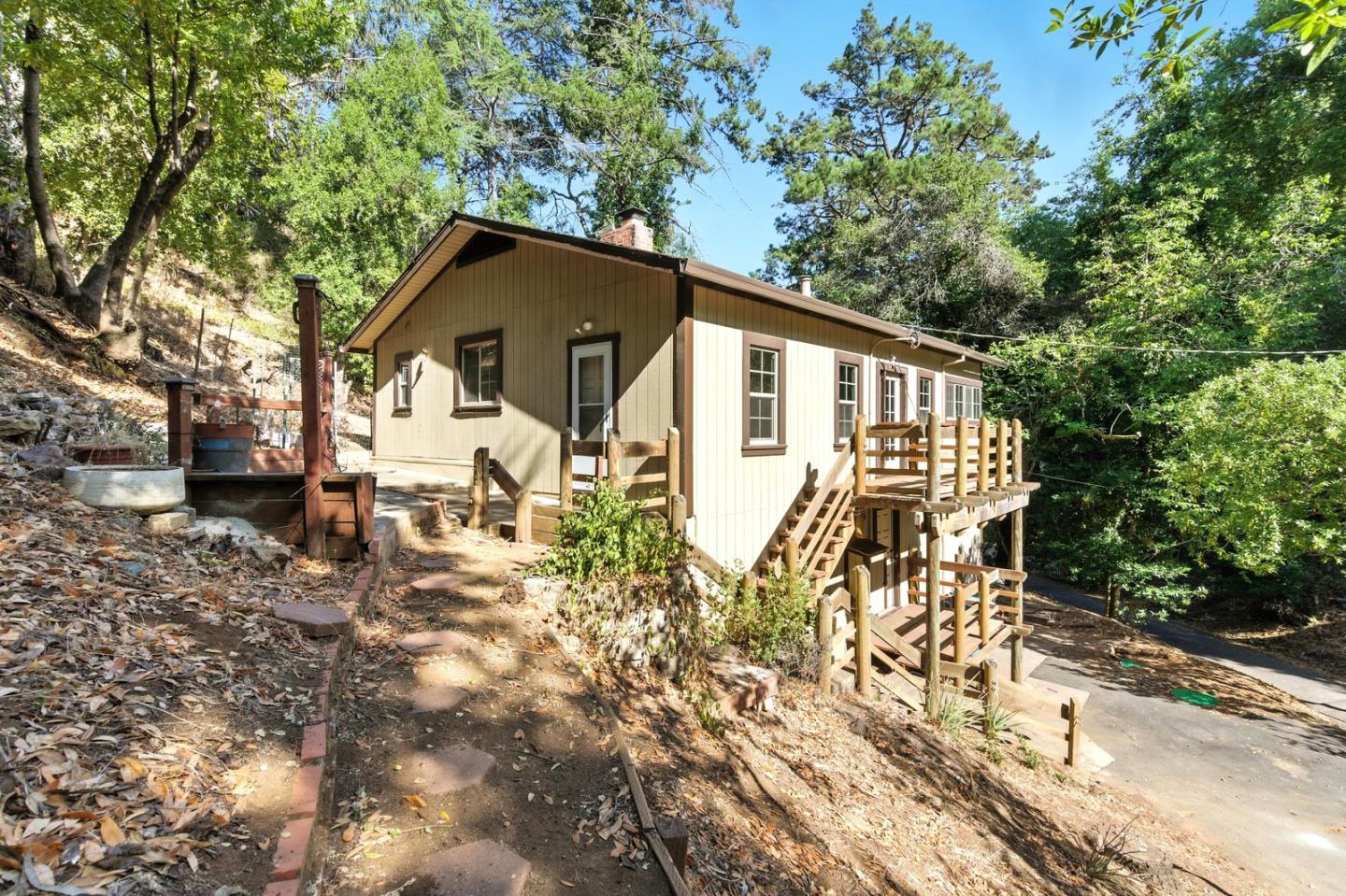 Detail Gallery Image 3 of 20 For 27586 Moody Rd, Los Altos Hills,  CA 94022 - 3 Beds | 2 Baths