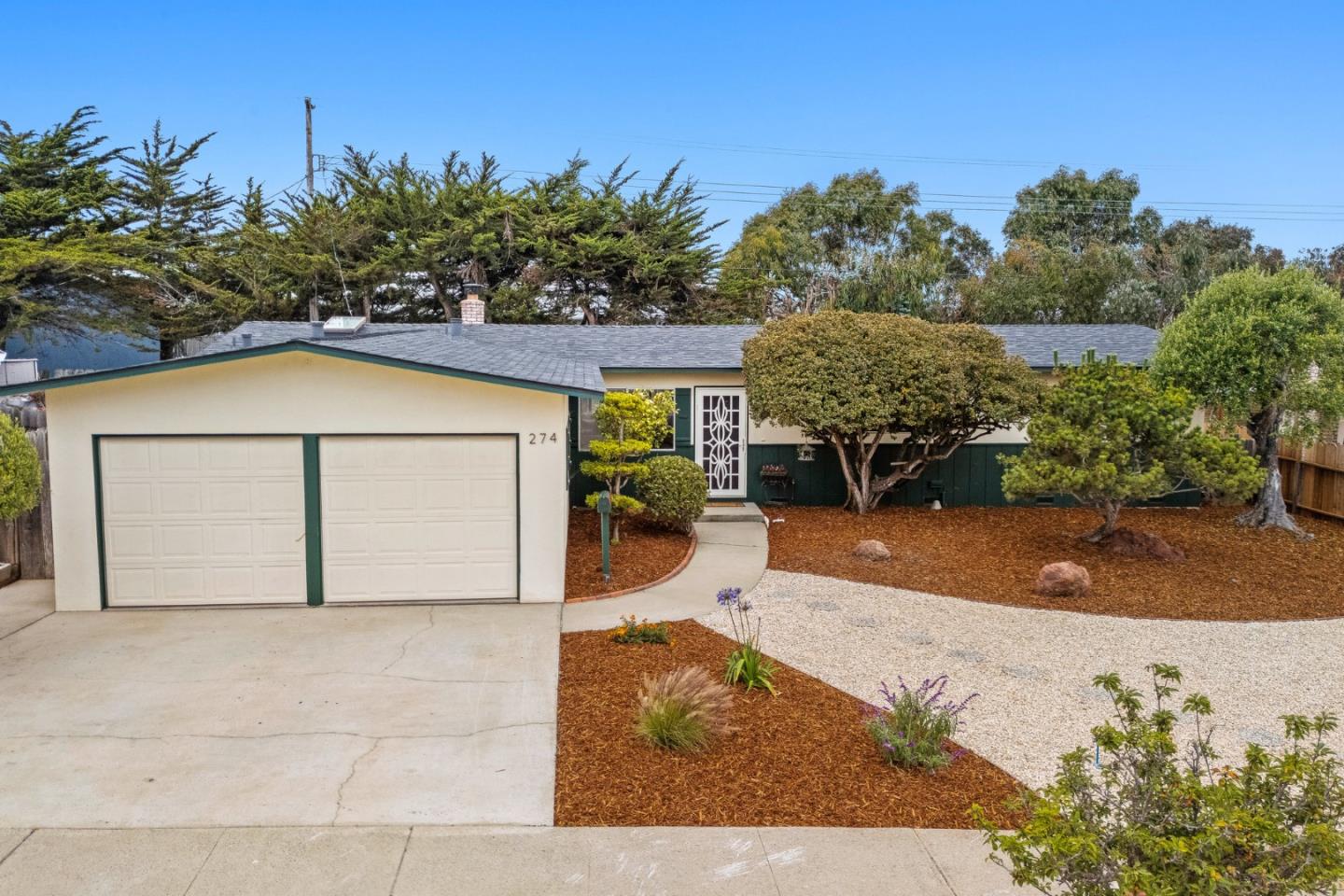 Detail Gallery Image 10 of 38 For 274 Cosky Dr, Marina,  CA 93933 - 3 Beds | 2 Baths