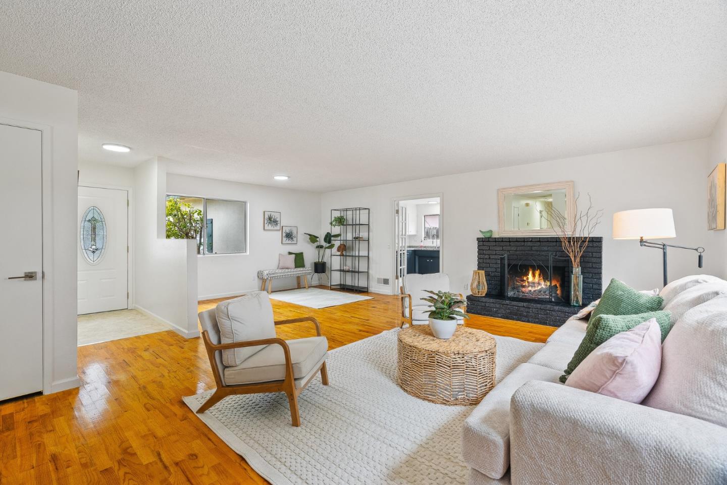 Detail Gallery Image 14 of 38 For 274 Cosky Dr, Marina,  CA 93933 - 3 Beds | 2 Baths
