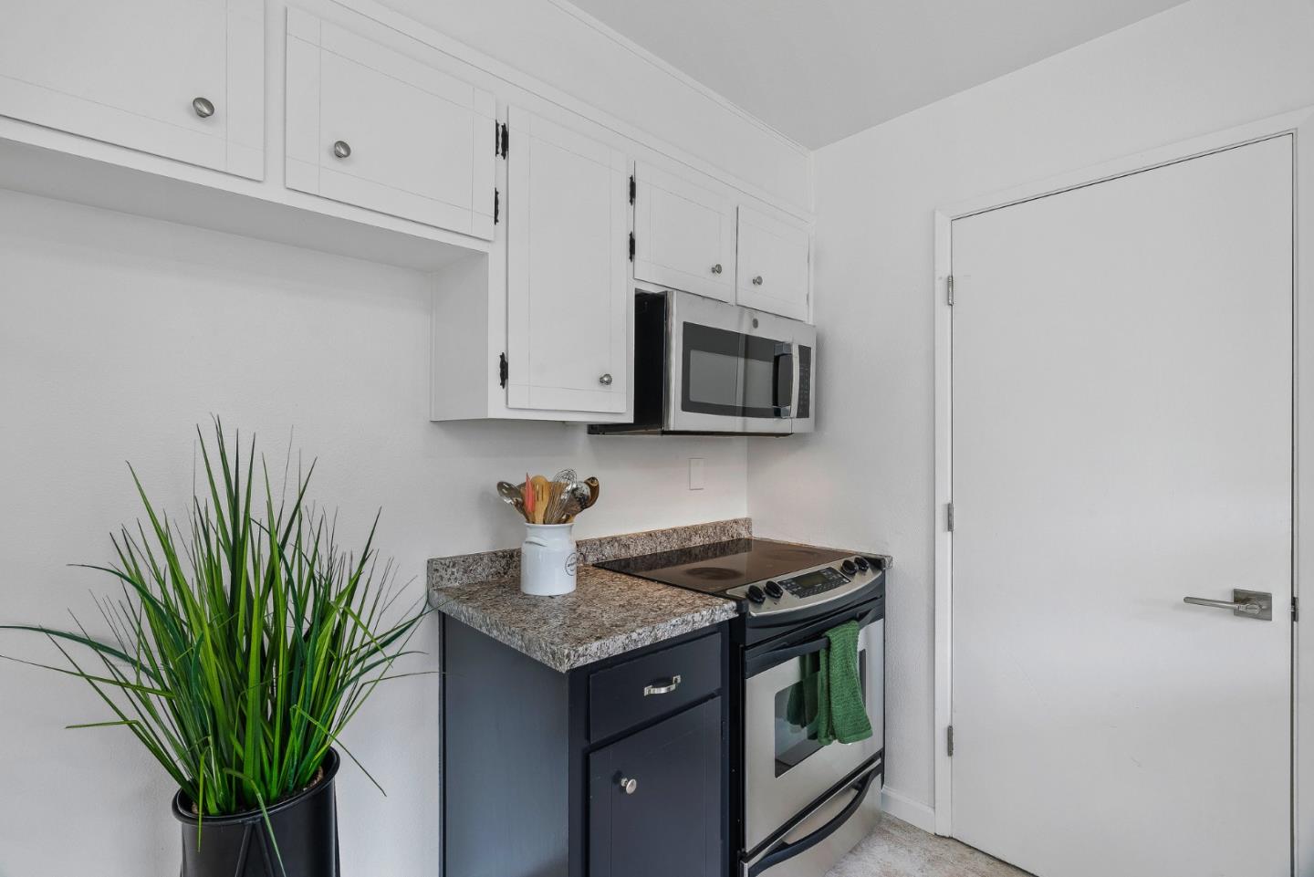 Detail Gallery Image 17 of 38 For 274 Cosky Dr, Marina,  CA 93933 - 3 Beds | 2 Baths