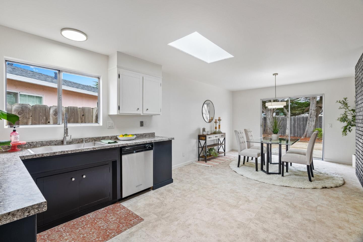 Detail Gallery Image 20 of 38 For 274 Cosky Dr, Marina,  CA 93933 - 3 Beds | 2 Baths