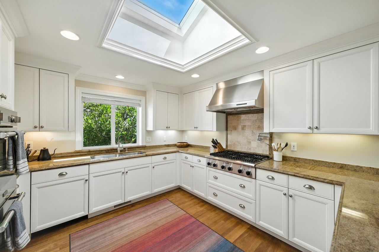 Detail Gallery Image 14 of 59 For 3 Northview Way, Redwood City,  CA 94062 - 3 Beds | 2 Baths