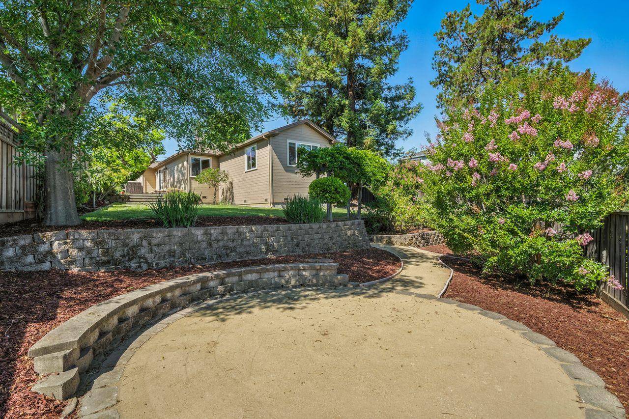 Detail Gallery Image 31 of 59 For 3 Northview Way, Redwood City,  CA 94062 - 3 Beds | 2 Baths