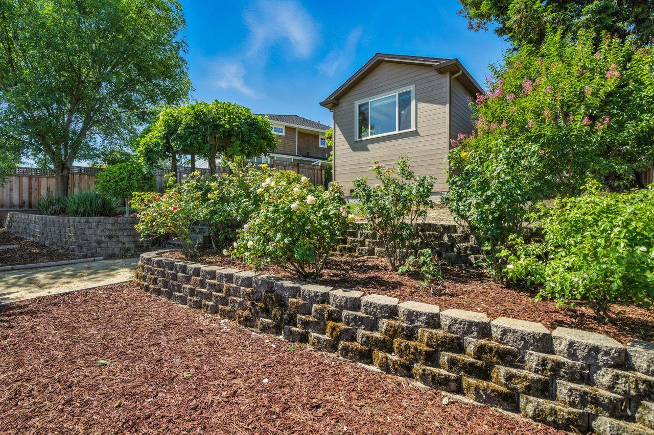 Detail Gallery Image 32 of 59 For 3 Northview Way, Redwood City,  CA 94062 - 3 Beds | 2 Baths