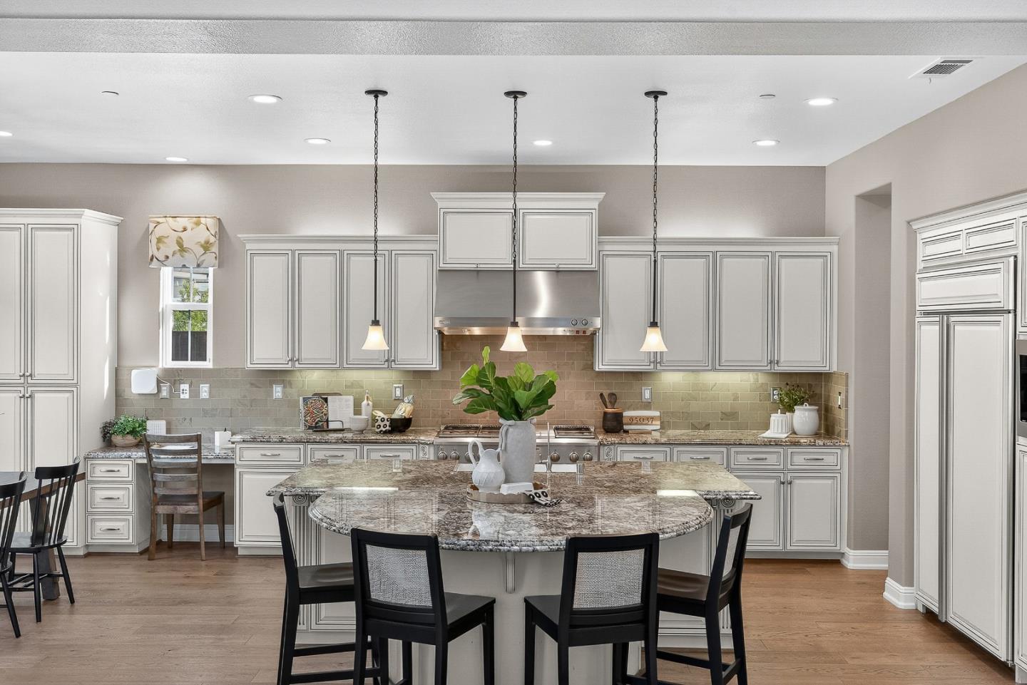 Detail Gallery Image 10 of 63 For 1730 Ventura Dr, Morgan Hill,  CA 95037 - 4 Beds | 3/1 Baths