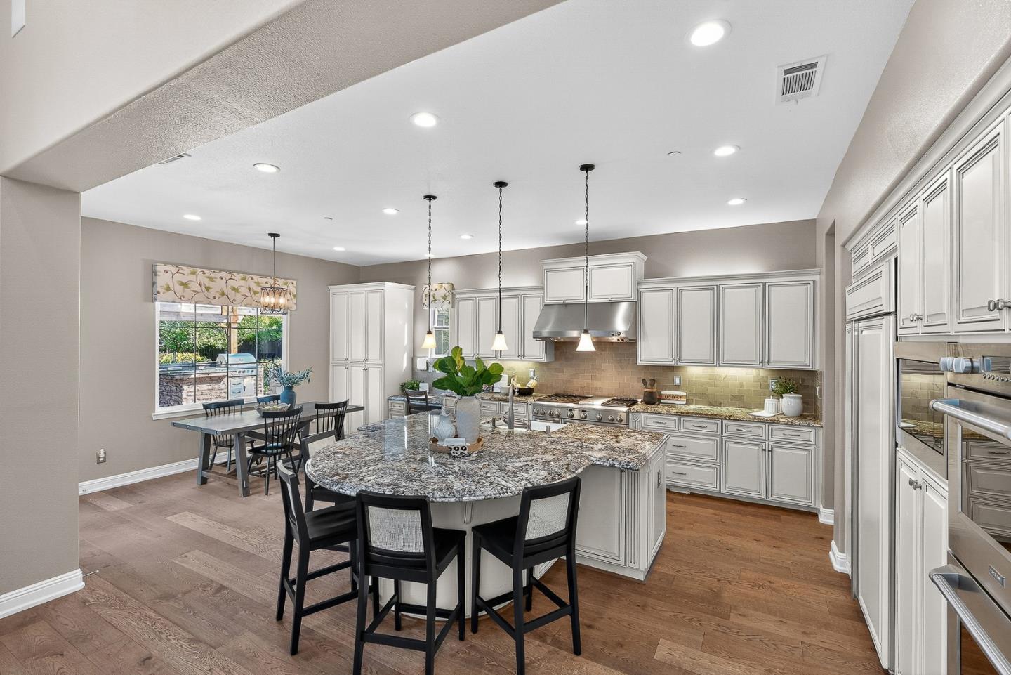 Detail Gallery Image 11 of 63 For 1730 Ventura Dr, Morgan Hill,  CA 95037 - 4 Beds | 3/1 Baths