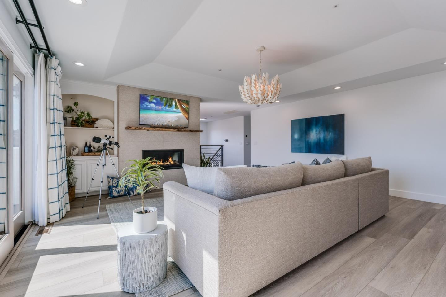 Detail Gallery Image 12 of 70 For 641 Bayview Dr, Aptos,  CA 95003 - 3 Beds | 2/1 Baths