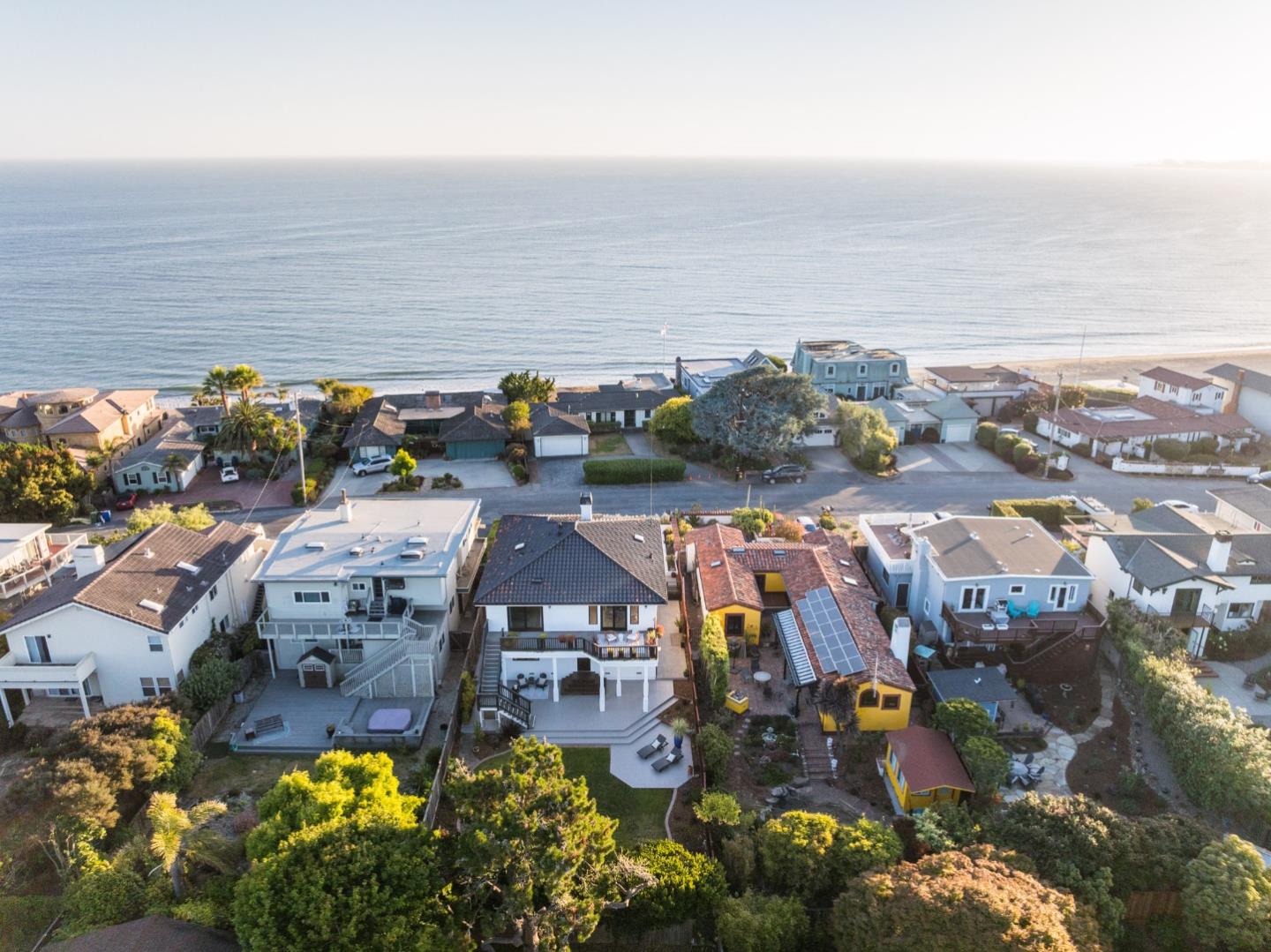 Detail Gallery Image 3 of 70 For 641 Bayview Dr, Aptos,  CA 95003 - 3 Beds | 2/1 Baths