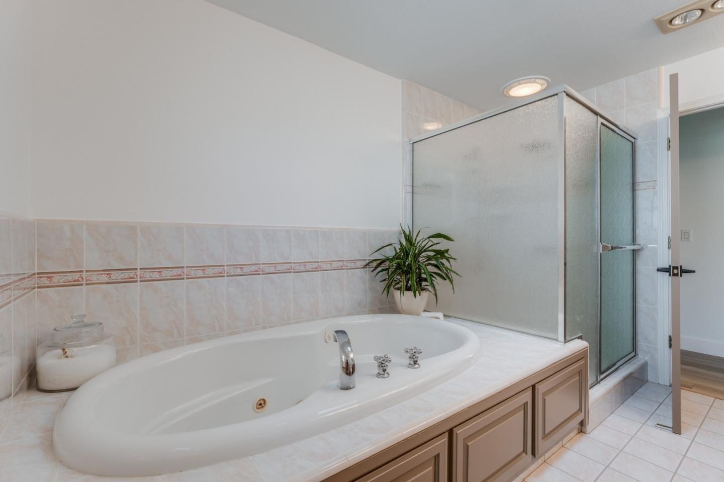Detail Gallery Image 37 of 70 For 641 Bayview Dr, Aptos,  CA 95003 - 3 Beds | 2/1 Baths