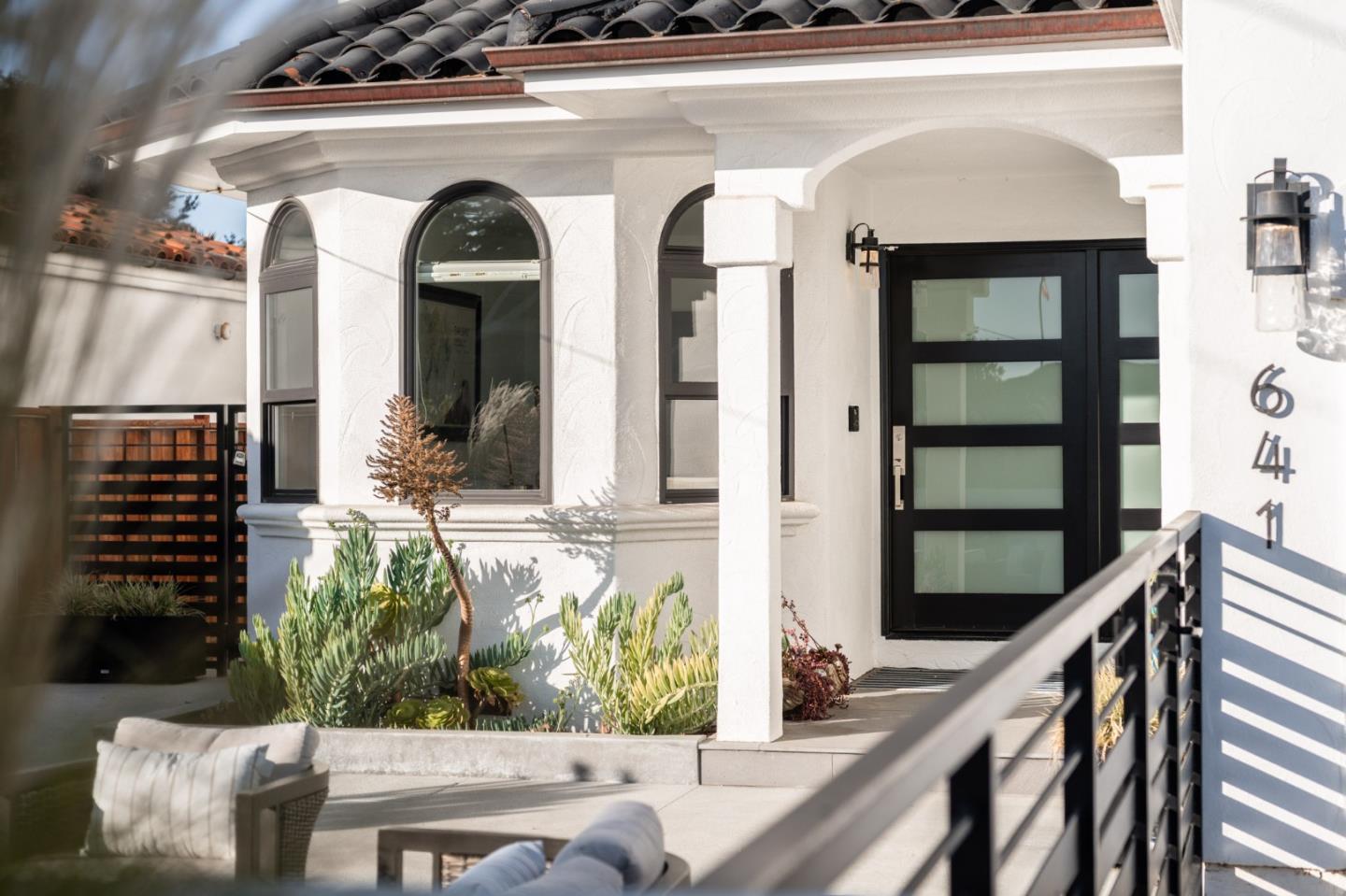 Detail Gallery Image 4 of 70 For 641 Bayview Dr, Aptos,  CA 95003 - 3 Beds | 2/1 Baths