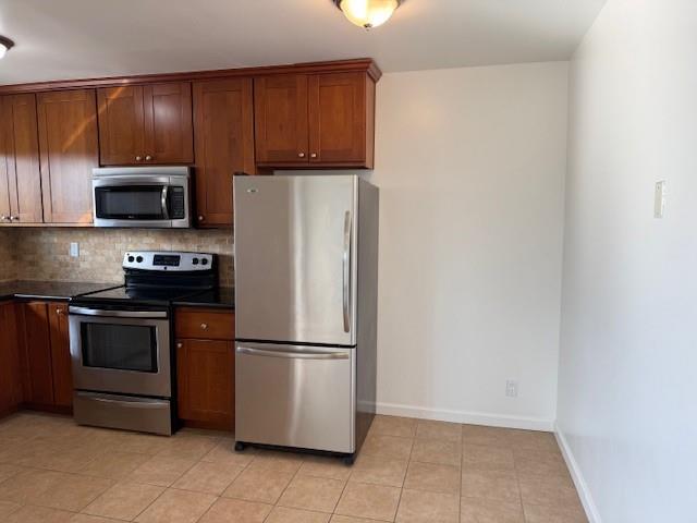 Detail Gallery Image 3 of 12 For 467 Clinton St #10,  Redwood City,  CA 94062 - 2 Beds | 1 Baths