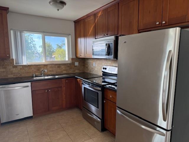 Detail Gallery Image 4 of 12 For 467 Clinton St #10,  Redwood City,  CA 94062 - 2 Beds | 1 Baths