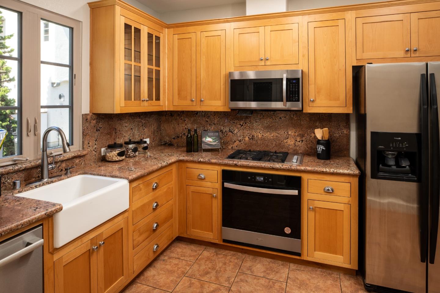 Detail Gallery Image 11 of 25 For 1246 Dahlia Loop, San Jose,  CA 95126 - 3 Beds | 2/1 Baths