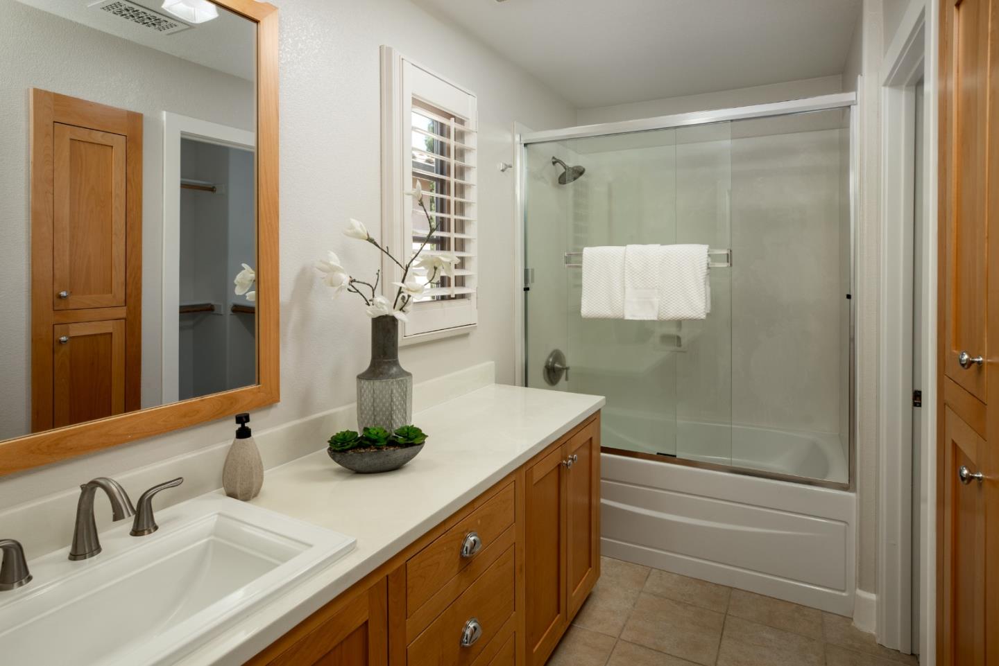 Detail Gallery Image 19 of 25 For 1246 Dahlia Loop, San Jose,  CA 95126 - 3 Beds | 2/1 Baths