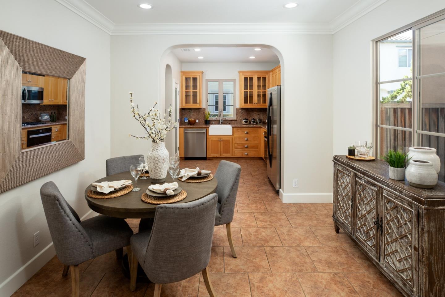 Detail Gallery Image 9 of 25 For 1246 Dahlia Loop, San Jose,  CA 95126 - 3 Beds | 2/1 Baths