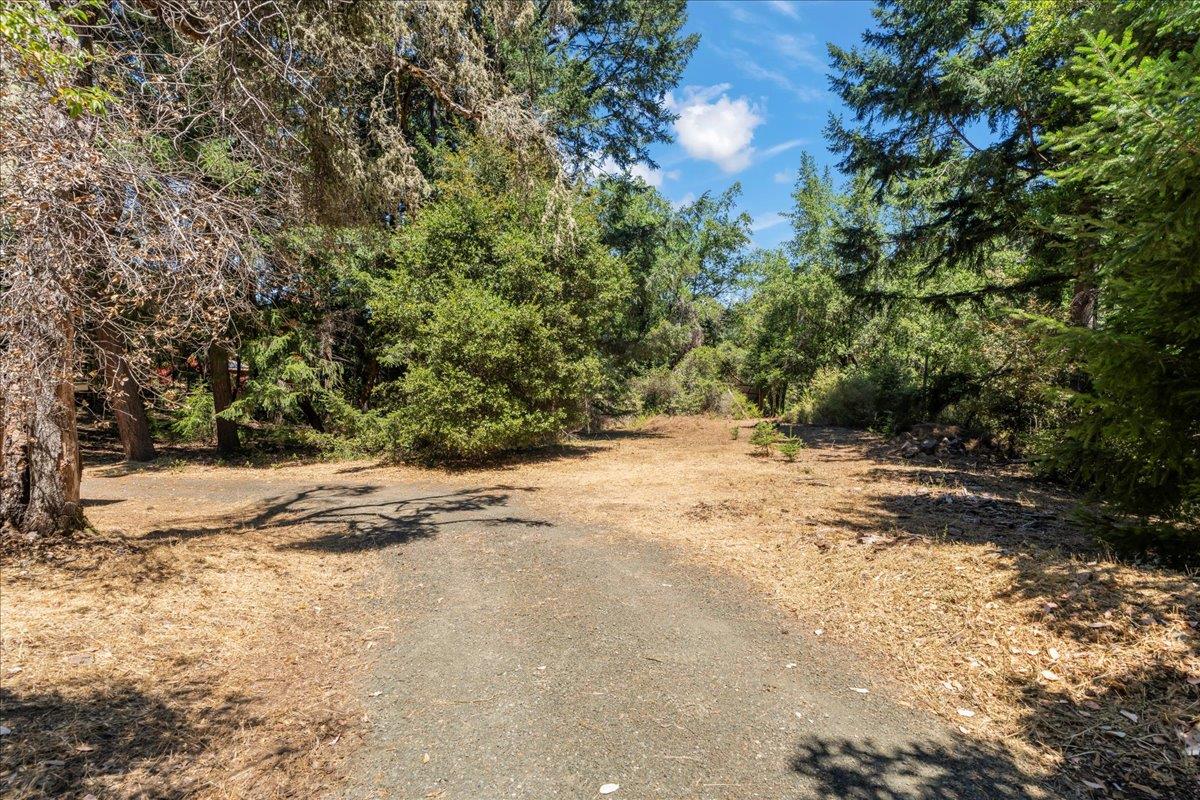 Detail Gallery Image 24 of 26 For 13770 Madrone Pl, Los Gatos,  CA 95033 - 3 Beds | 2 Baths