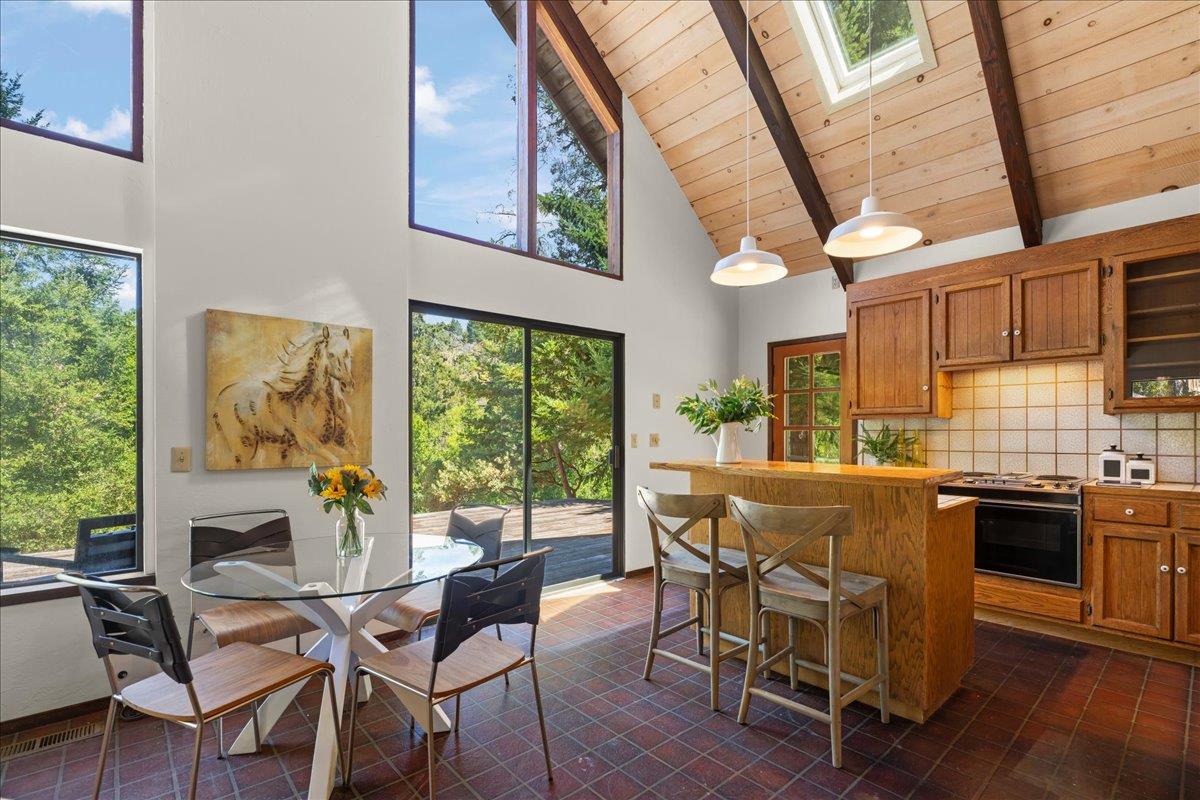 Detail Gallery Image 6 of 26 For 13770 Madrone Pl, Los Gatos,  CA 95033 - 3 Beds | 2 Baths
