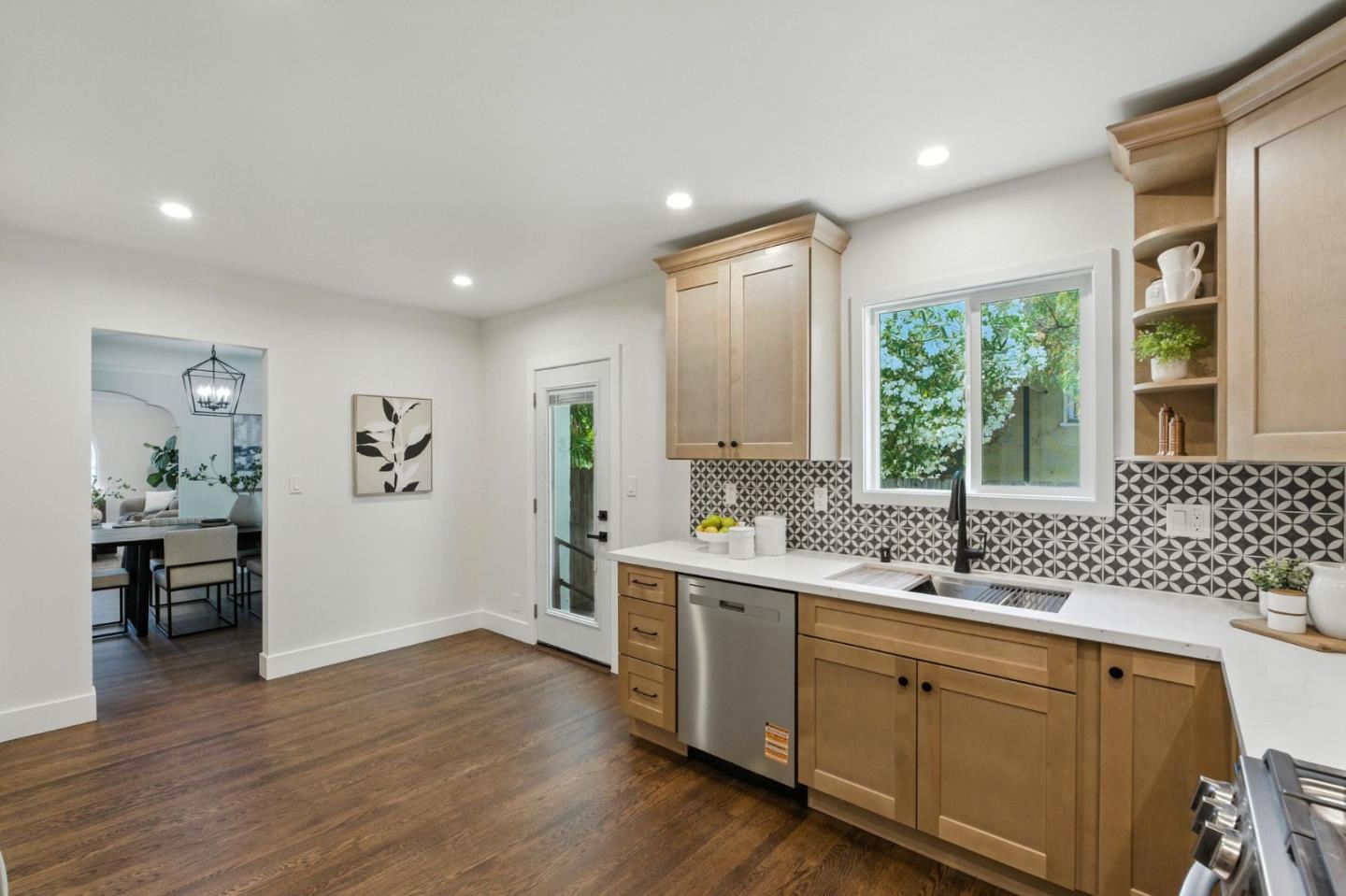 Detail Gallery Image 19 of 41 For 1165 Clinton St, Redwood City,  CA 94061 - 3 Beds | 2 Baths