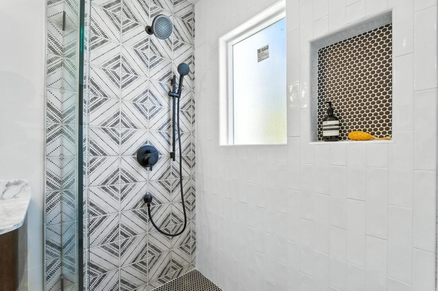Detail Gallery Image 26 of 41 For 1165 Clinton St, Redwood City,  CA 94061 - 3 Beds | 2 Baths