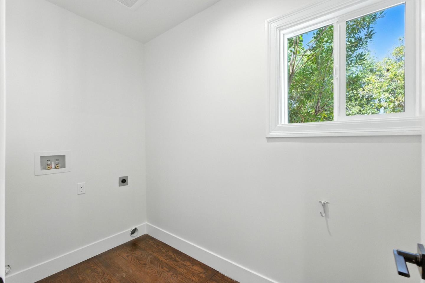 Detail Gallery Image 32 of 41 For 1165 Clinton St, Redwood City,  CA 94061 - 3 Beds | 2 Baths