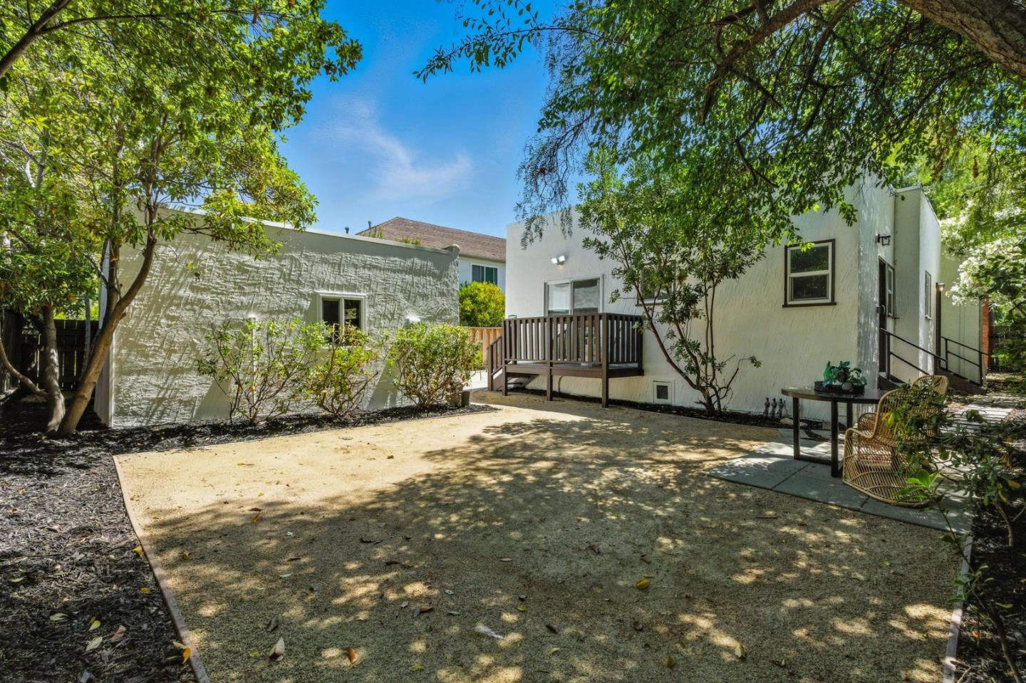 Detail Gallery Image 40 of 41 For 1165 Clinton St, Redwood City,  CA 94061 - 3 Beds | 2 Baths