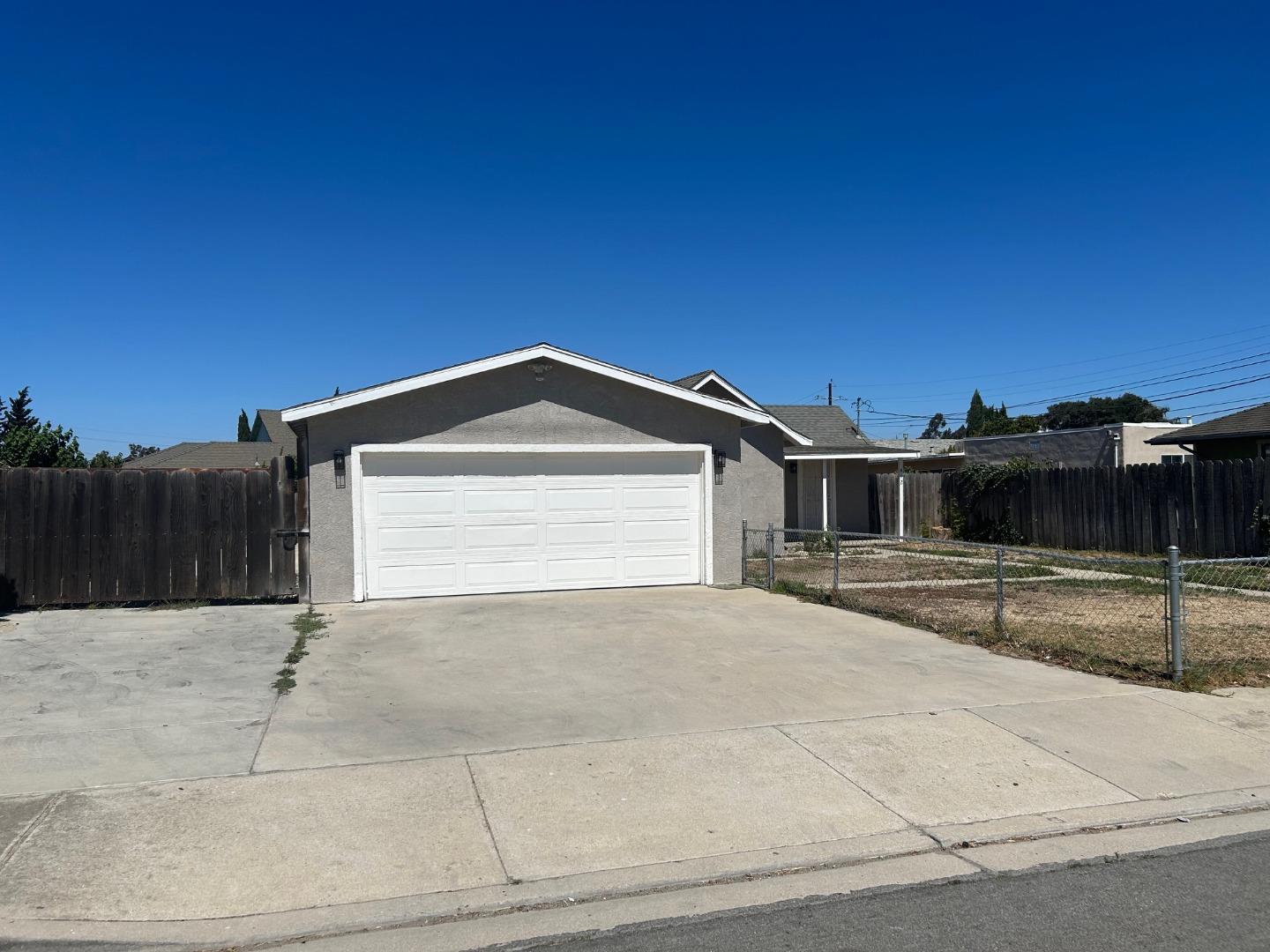 Detail Gallery Image 2 of 27 For 412 7th St, Greenfield,  CA 93927 - 2 Beds | 1 Baths