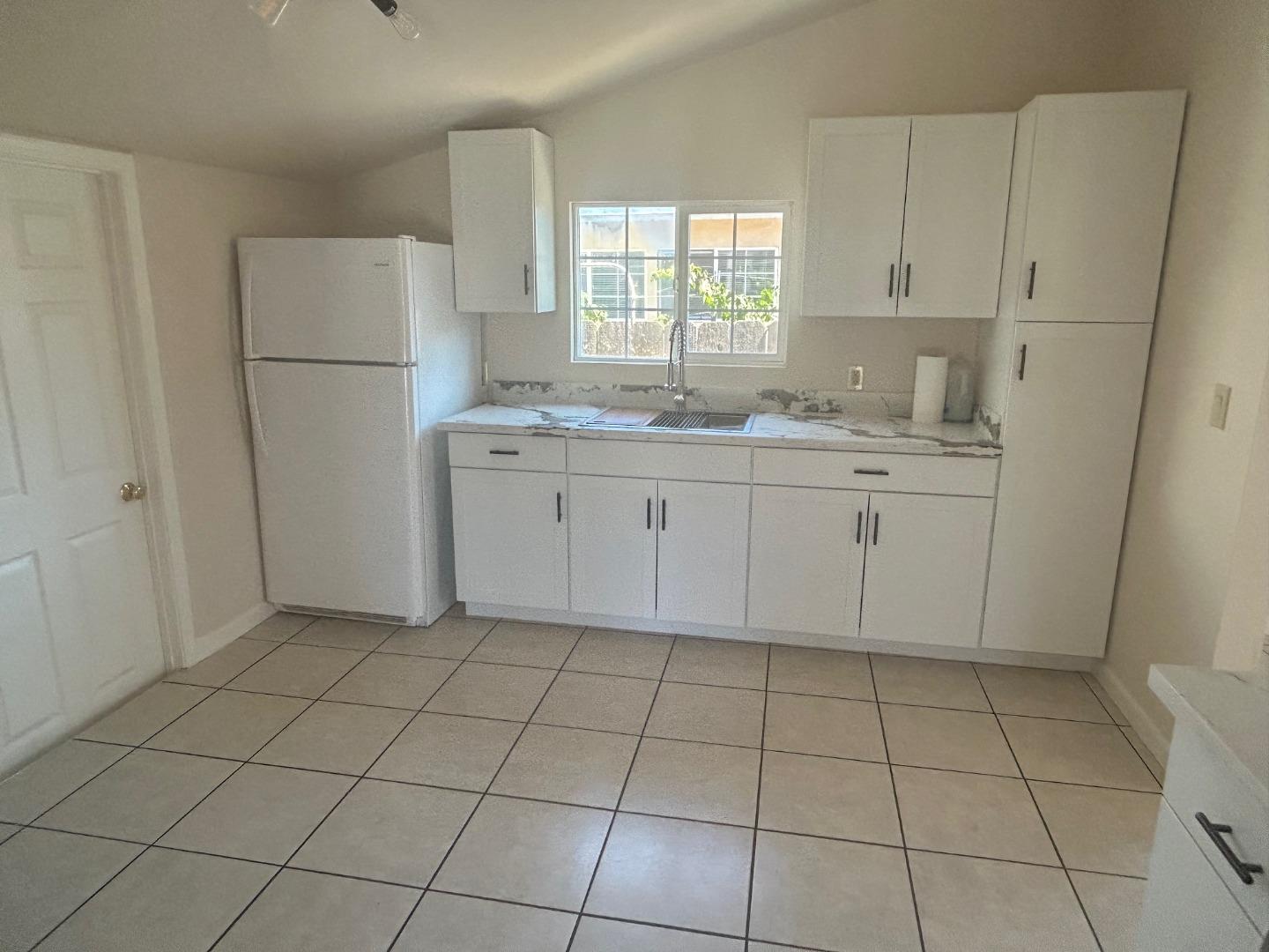 Detail Gallery Image 5 of 27 For 412 7th St, Greenfield,  CA 93927 - 2 Beds | 1 Baths