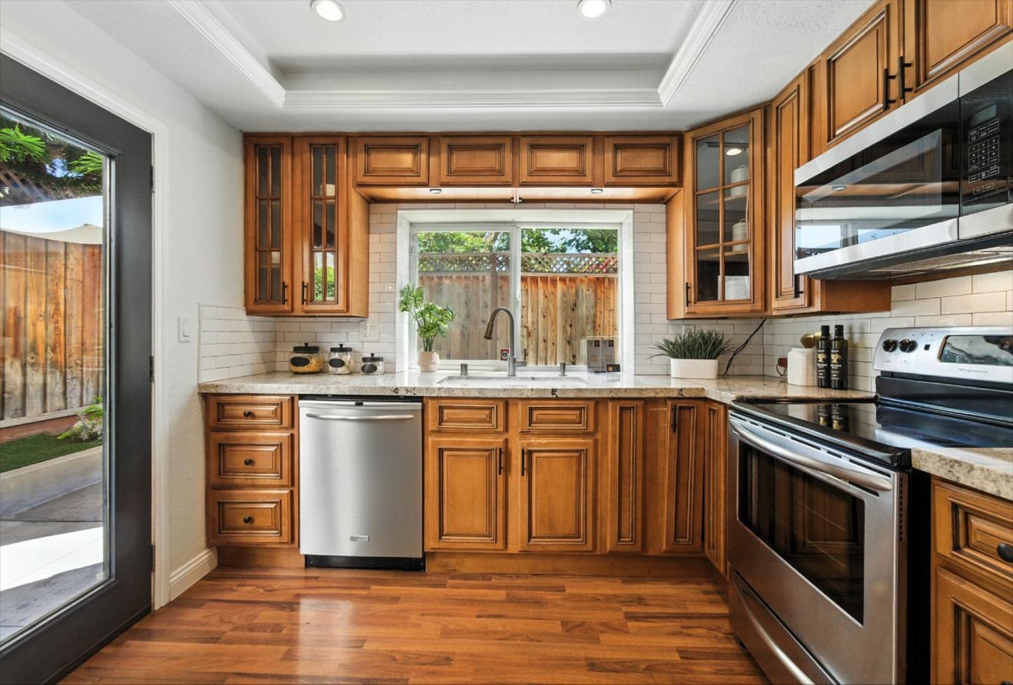 Detail Gallery Image 17 of 44 For 565 Union Ave, Campbell,  CA 95008 - 3 Beds | 2/1 Baths