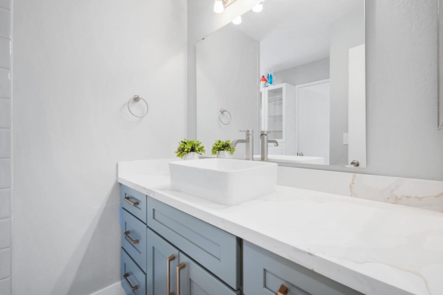 Detail Gallery Image 12 of 31 For 3054 Shadow Springs Pl, San Jose,  CA 95121 - 2 Beds | 1 Baths