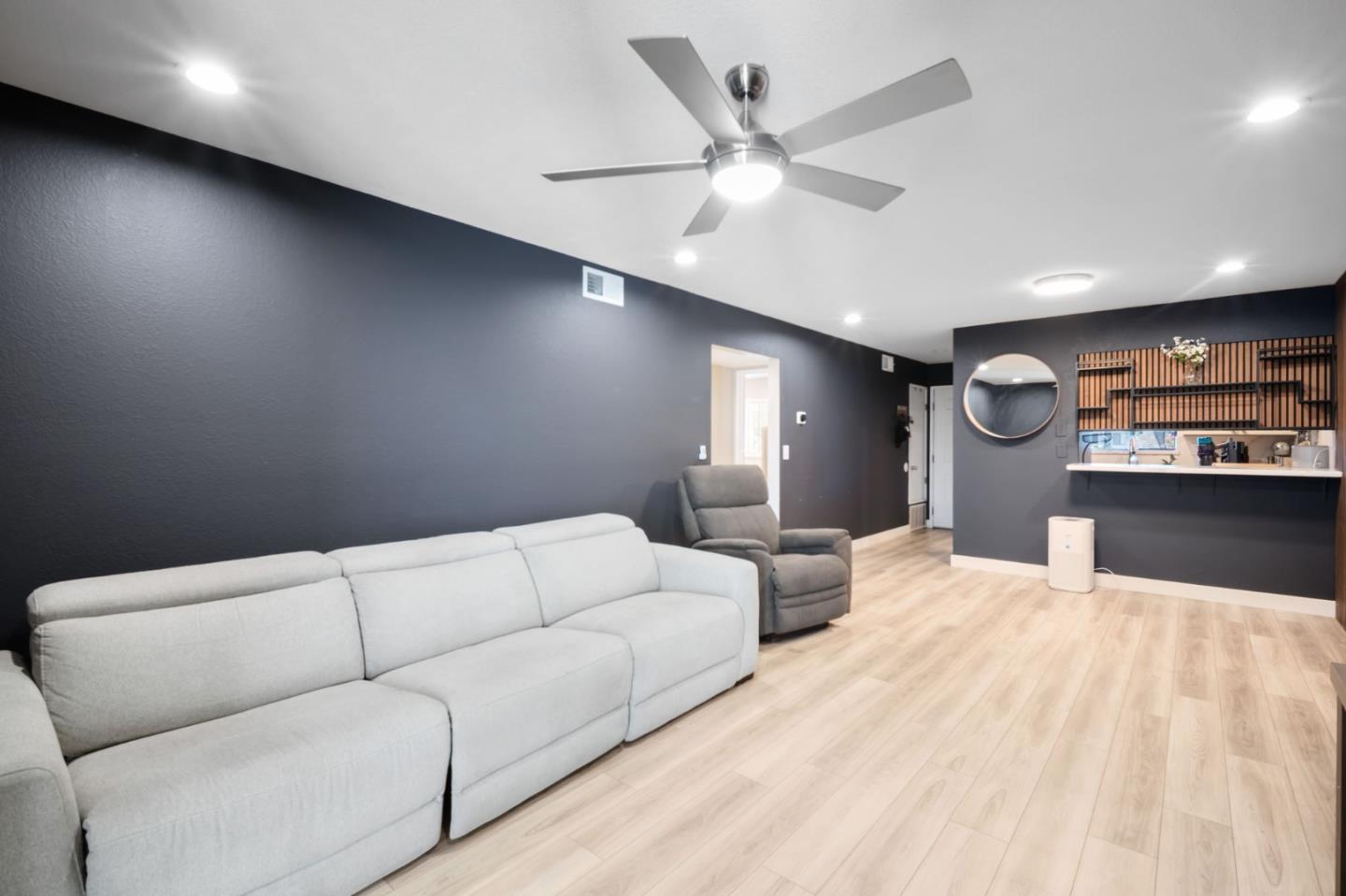 Detail Gallery Image 7 of 31 For 3054 Shadow Springs Pl, San Jose,  CA 95121 - 2 Beds | 1 Baths