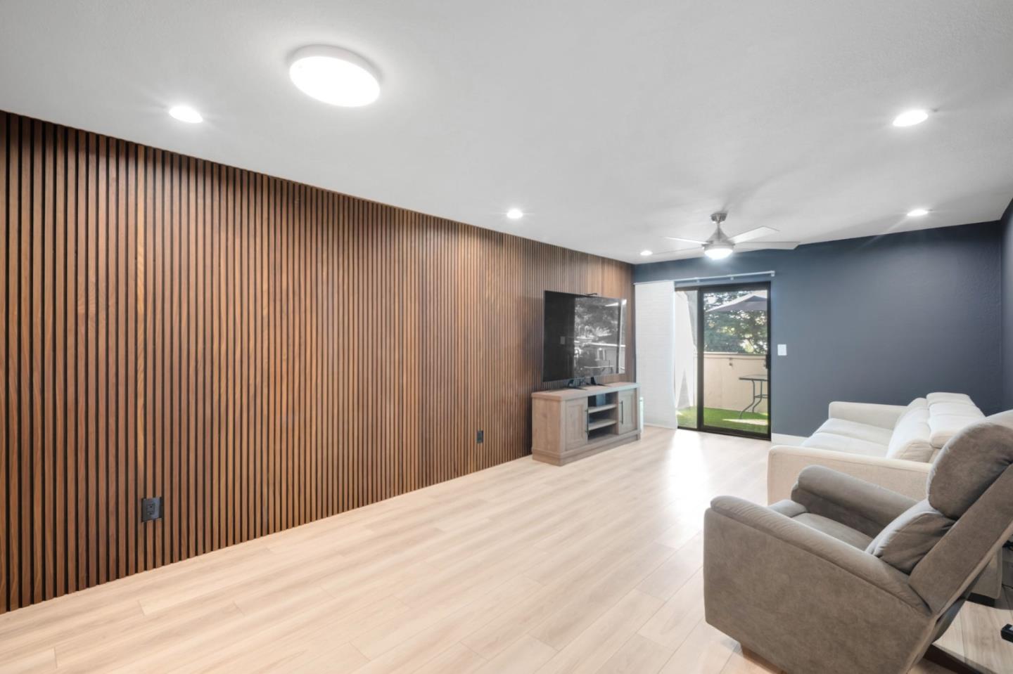 Detail Gallery Image 8 of 31 For 3054 Shadow Springs Pl, San Jose,  CA 95121 - 2 Beds | 1 Baths