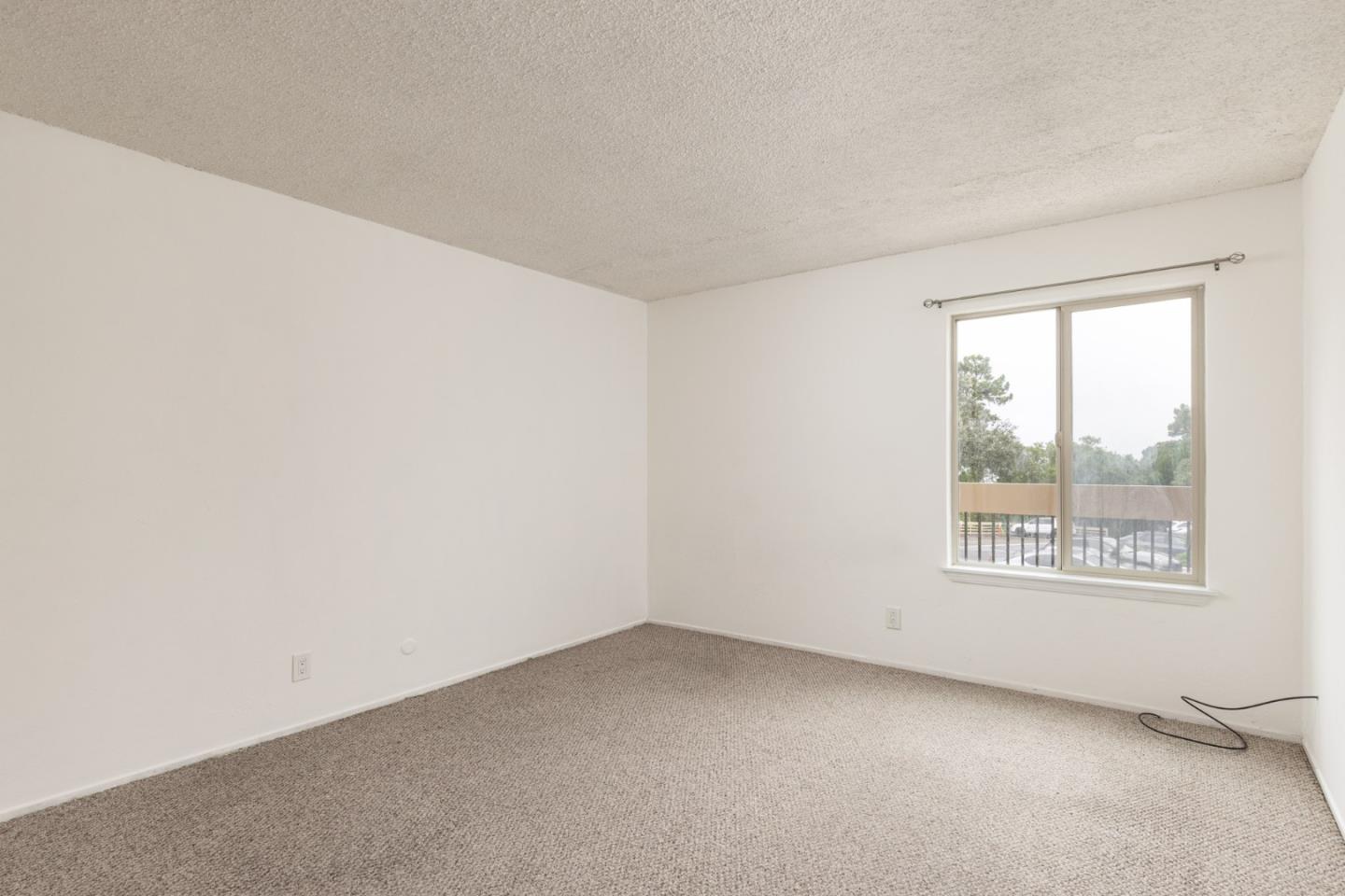 Detail Gallery Image 12 of 16 For 3104 Golden Oaks Ln, Monterey,  CA 93940 - 1 Beds | 1 Baths