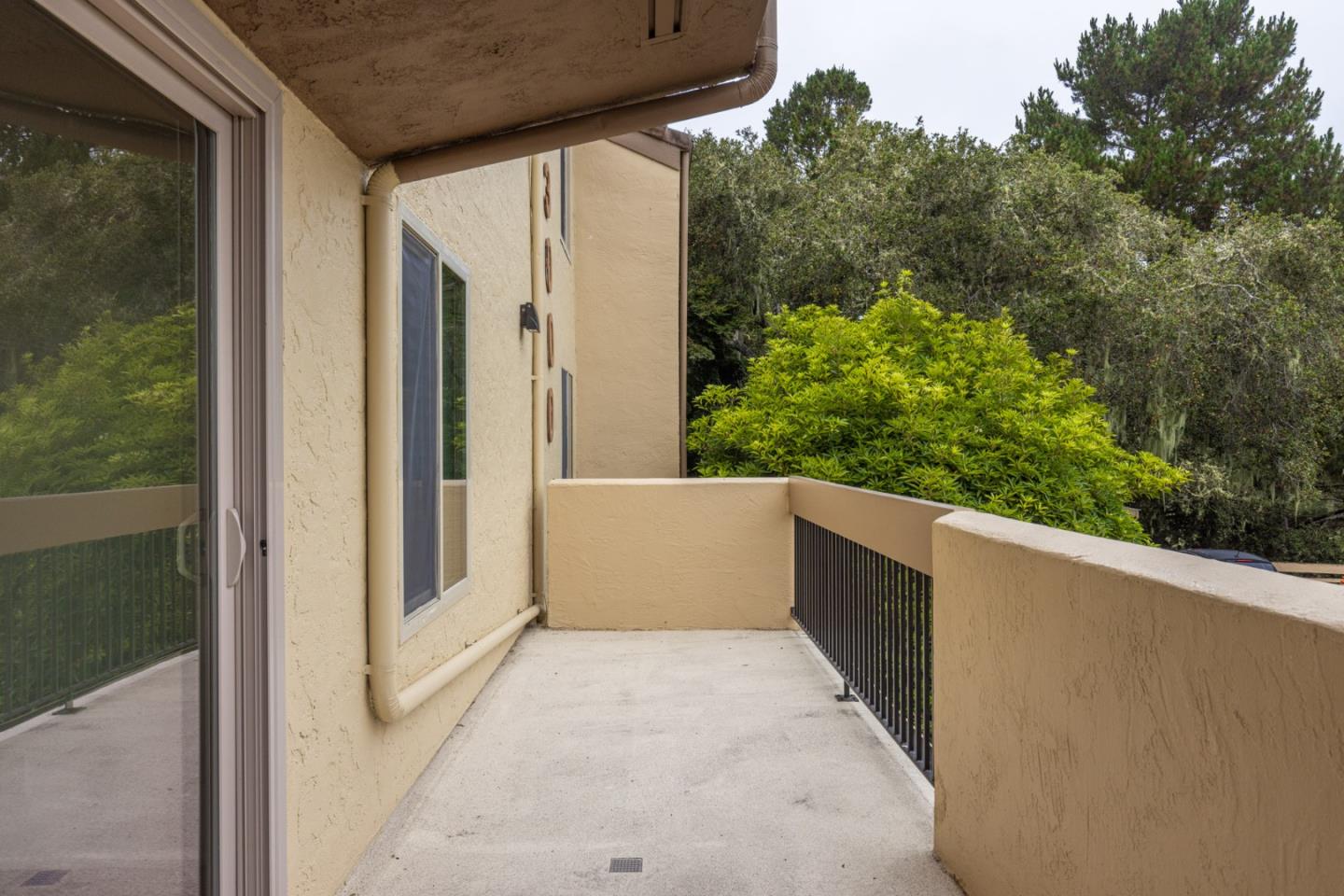 Detail Gallery Image 3 of 16 For 3104 Golden Oaks Ln, Monterey,  CA 93940 - 1 Beds | 1 Baths